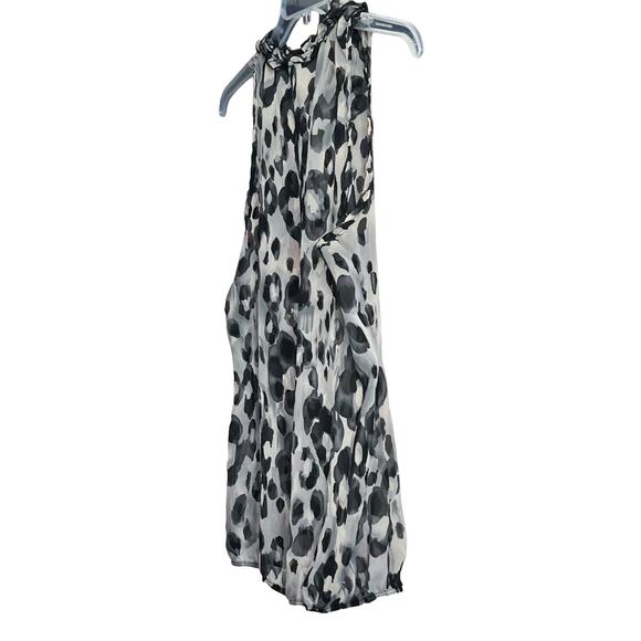 CHARLOTTE RUSSE SLEEVELESS RUFFLED V-NECK BLOUSE, WOMENS, L-BLACK & GREY LEOPARD - Picture 5 of 9